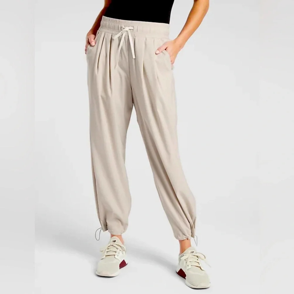ATHLETA Sz 2 Revive Pants Pleated Hem Line and Waist Pockets Drawstring